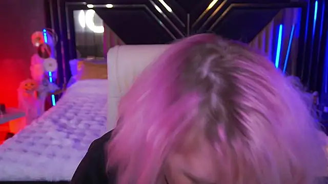 Snapshot of CoolTatis chatting on November 2, 2025, 7:24 am CoolTatis online show from November 2, 2025, 7:24 am