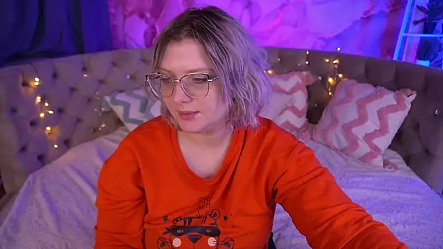 Snapshot of CoolTatis chatting on December 15, 2025, 7:36 am CoolTatis online show from December 15, 2025, 7:36 am