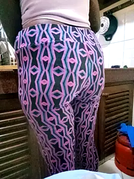 zainabsmile online show from October 11, 2025, 3:24 pm