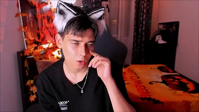 Snapshot of Foxicfu chatting on October 12, 2025, 7:26 pm Foxicfu online show from October 12, 2025, 7:26 pm