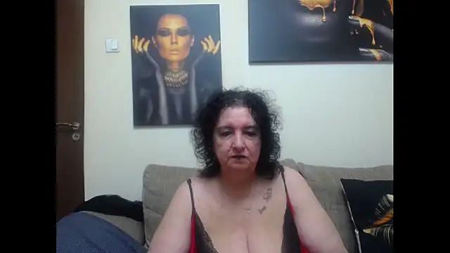 Snapshot of maturekorine chatting on June 16, 2026, 5:35 pm maturekorine online show from June 16, 2026, 5:35 pm