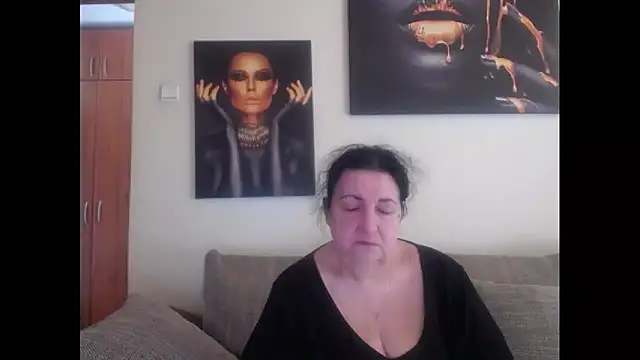 maturekorine online show from April 26, 2026, 8:33 am