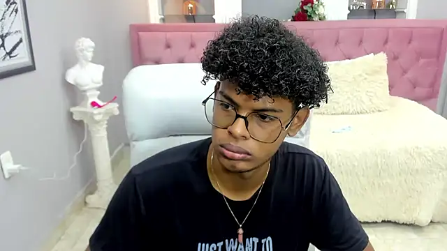 boylittle19cm online show from November 23, 2025, 12:37 pm