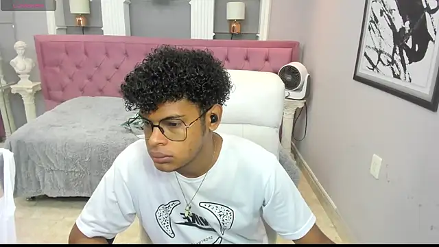 boylittle19cm online show from October 9, 2025, 11:55 am