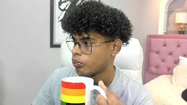 boylittle19cm online show from November 18, 2025, 12:30 pm