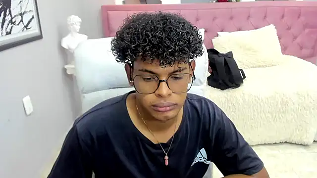 boylittle19cm online show from November 26, 2025, 12:27 pm