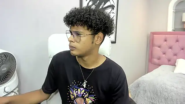 boylittle19cm online show from October 28, 2025, 12:15 pm