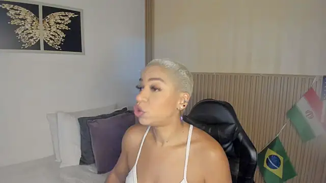 Snapshot of summer_night_ chatting on June 18, 2026, 11:04 am summer night online show from June 18, 2026, 11:04 am