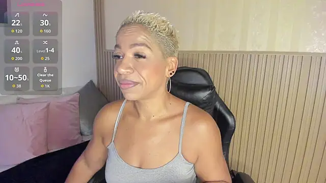 Snapshot of summer_night_ chatting on October 7, 2025, 11:44 am summer night online show from October 7, 2025, 11:44 am