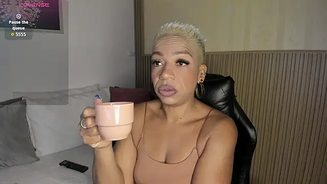 Snapshot of summer_night_ chatting on November 26, 2025, 11:43 am summer night online show from November 26, 2025, 11:43 am