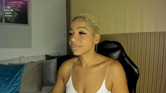 Snapshot of summer_night_ chatting on October 29, 2025, 4:50 pm summer night online show from October 29, 2025, 4:50 pm