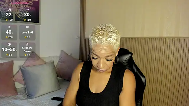 Snapshot of summer_night_ chatting on October 17, 2025, 11:45 am summer night online show from October 17, 2025, 11:45 am