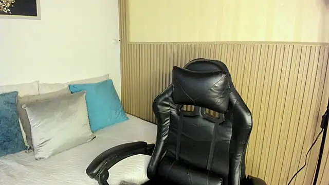 Snapshot of summer_night_ chatting on October 24, 2025, 11:53 am summer night online show from October 24, 2025, 11:53 am