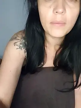 KarameloVzla online show from November 18, 2025, 1:47 pm