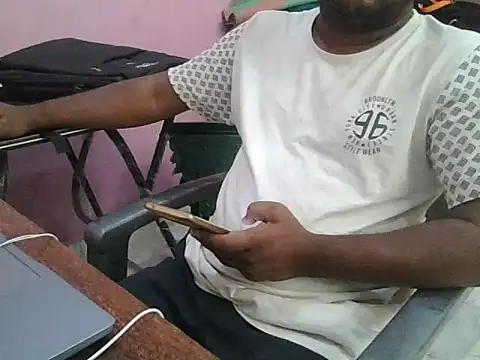 Snapshot of ITGuyhyd chatting on March 8, 2026, 6:17 am ITGuyhyd online show from March 8, 2026, 6:17 am