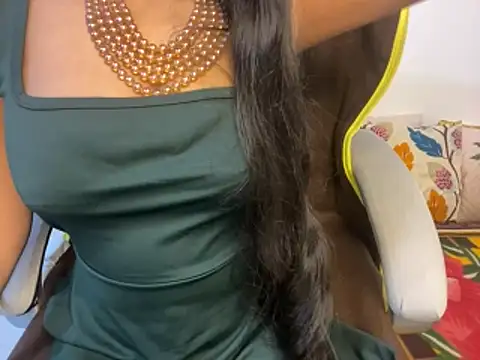 Snapshot of roshni-5 chatting on December 1, 2025, 4:19 pm roshni-5 online show from December 1, 2025, 4:19 pm