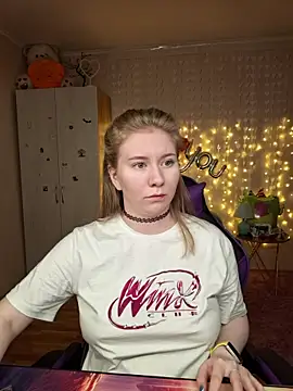 D0nna  online show from March 18, 2026, 3:57 pm