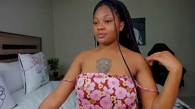 Snapshot of Renee-18 chatting on September 17, 2025, 11:18 pm Renee-18 online show from September 17, 2025, 11:18 pm