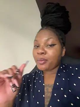 Snapshot of Renee-18 chatting on March 6, 2025, 3:24 am Renee-18 online show from March 6, 2025, 3:24 am