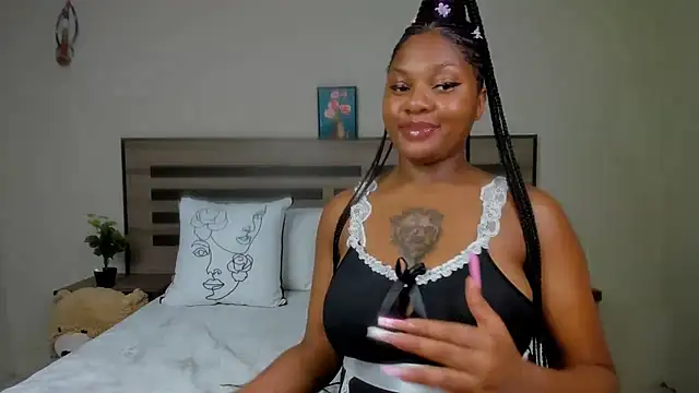 Snapshot of Renee-18 chatting on January 11, 2025, 11:24 pm Renee-18 online show from January 11, 2025, 11:24 pm