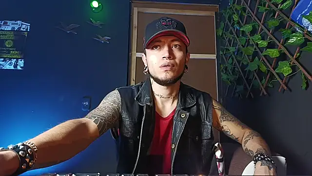 Dicaprioo  online show from November 15, 2025, 4:16 am