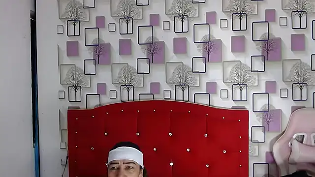 Snapshot of LITLESTAR chatting on November 15, 2025, 3:27 pm LITLESTAR online show from November 15, 2025, 3:27 pm