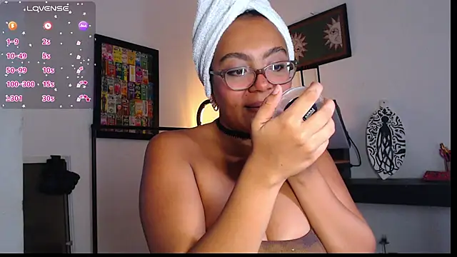 Snapshot of Rachell__420 chatting on April 7, 2026, 11:17 pm Rachell 420 online show from April 7, 2026, 11:17 pm