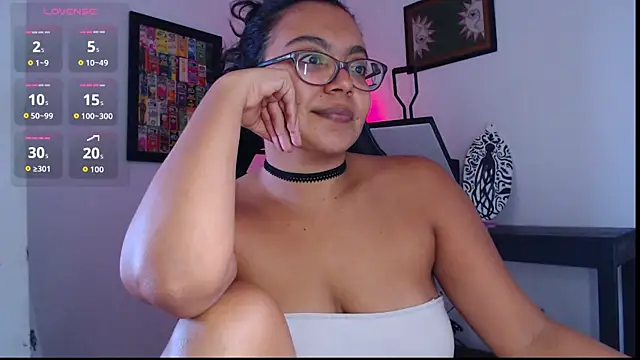 Snapshot of Rachell__420 chatting on April 20, 2026, 2:40 pm Rachell 420 online show from April 20, 2026, 2:40 pm