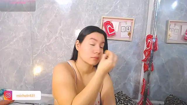 Mia  reys online show from February 18, 2026, 1:18 pm