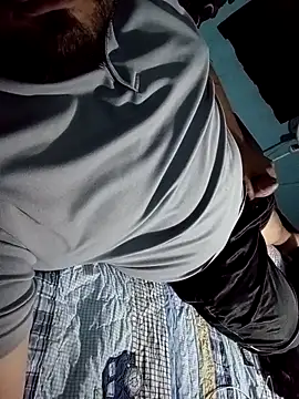 GILBERTHOR92 online show from January 7, 2026, 4:39 am