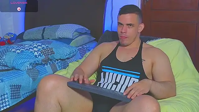 Snapshot of Regansmiths chatting on February 24, 2026, 11:27 pm Regansmiths online show from February 24, 2026, 11:27 pm