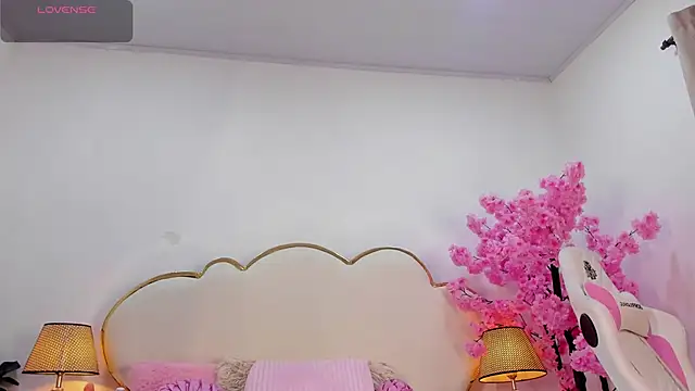 Snapshot of CahitlinBell chatting on March 21, 2026, 5:30 am CahitlinBell online show from March 21, 2026, 5:30 am