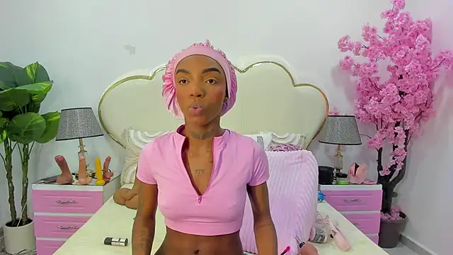 Snapshot of CahitlinBell chatting on February 13, 2026, 6:13 am CahitlinBell online show from February 13, 2026, 6:13 am