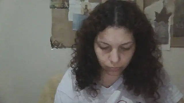 Snapshot of bbyedarling chatting on December 16, 2025, 1:10 am bbyedarling online show from December 16, 2025, 1:10 am