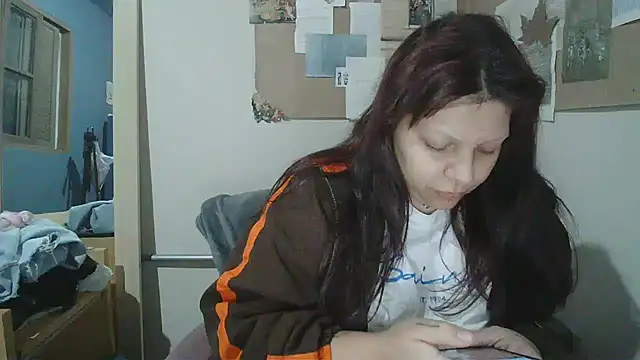 Snapshot of bbyedarling chatting on October 22, 2025, 1:05 am bbyedarling online show from October 22, 2025, 1:05 am