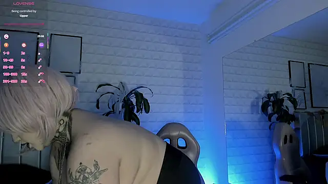 Snapshot of bella-green chatting on October 27, 2025, 7:15 pm bella-green online show from October 27, 2025, 7:15 pm