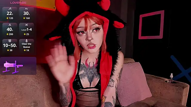 Snapshot of Elettra_Rou chatting on October 23, 2025, 11:03 pm Elettra Rou online show from October 23, 2025, 11:03 pm