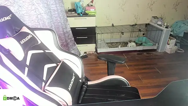 Snapshot of Crazy_forest_fairy chatting on March 10, 2026, 4:38 am Crazy forest fairy online show from March 10, 2026, 4:38 am