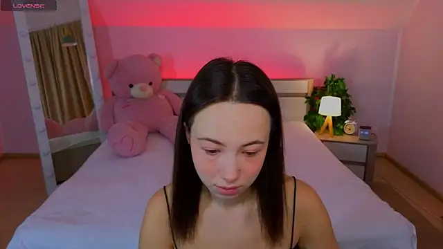 Snapshot of Hayle_Hill chatting on November 17, 2025, 1:20 am Hayle Hill online show from November 17, 2025, 1:20 am