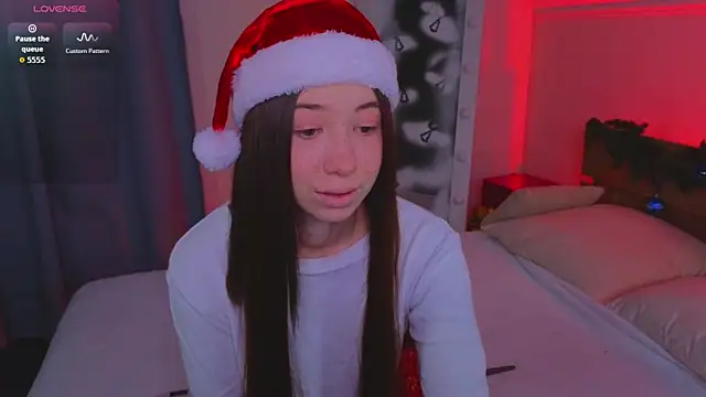 Snapshot of Hayle_Hill chatting on December 14, 2025, 2:07 am Hayle Hill online show from December 14, 2025, 2:07 am