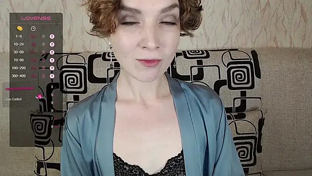 Snapshot of TinaWince chatting on October 4, 2025, 4:47 am TinaWince online show from October 4, 2025, 4:47 am