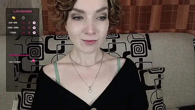 Snapshot of TinaWince chatting on November 14, 2025, 4:49 am TinaWince online show from November 14, 2025, 4:49 am