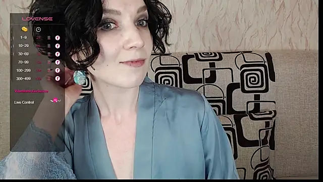 Snapshot of TinaWince chatting on March 22, 2025, 9:45 am TinaWince online show from March 22, 2025, 9:45 am