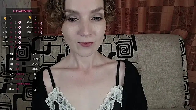 TinaWince online show from June 18, 2026, 4:55 am