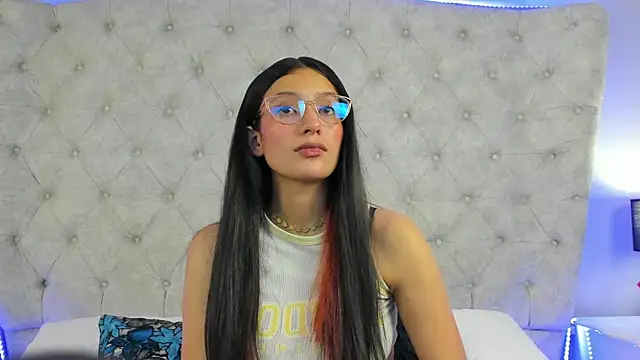 Snapshot of dafne_bss chatting on August 6, 2026, 7:03 am dafne bss online show from August 6, 2026, 7:03 am