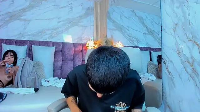 kendalltaylorr online show from April 7, 2026, 3:19 am