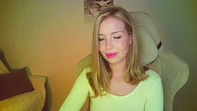 mia raspberrie online show from August 1, 2026, 9:24 pm