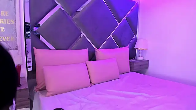 Snapshot of Charlotte_Myers chatting on October 9, 2025, 7:47 pm Charlotte Myers online show from October 9, 2025, 7:47 pm