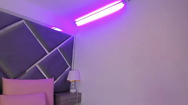 Snapshot of Charlotte_Myers chatting on November 21, 2025, 7:46 pm Charlotte Myers online show from November 21, 2025, 7:46 pm