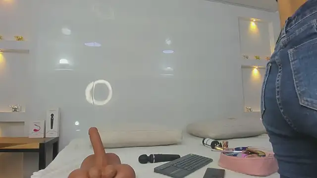 Dalia-Prada online show from January 6, 2026, 4:16 am